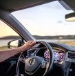 El Sernac emitió dos alertas de seguridad que involucran vehículos de Kia, Jeep y RAM. Las fallas podrían afectar el sistema de embrague o la cámara de retrovisión. Revisa los modelos y qué hacer.