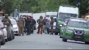 Antisociales armados se parapetan en inmueble tras ser vistos con armas en Santiago Centro