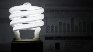 Sistema frontal: Más de 11 mil clientes están sin luz en la Región Metropolitana