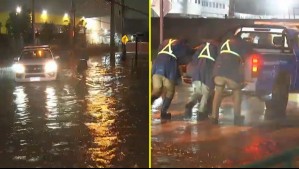 Hasta una camioneta municipal quedó atrapada: Lluvias mantiene calle de Cerrillos completamente anegada