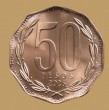 La nueva moneda de $50 comenzó oficialmente a circular este martes en Chile. La presidenta del Banco Central, Rossana Costa, explicó sus diferencias y aclaró qué ocurrirá con las monedas de la versión anterior.
