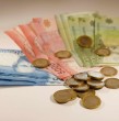 El Bono de $30 mil por hijo se entrega por una sola vez a quienes cumplen los requisitos. Revisa cuál es la edad máxima, qué fecha se considera y qué ocurre con los niños nacidos hasta marzo de 2027.