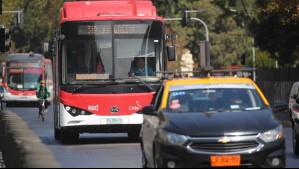 Mujer fallece tras ser atropellada por bus RED en Santiago Centro: Conductor quedó detenido