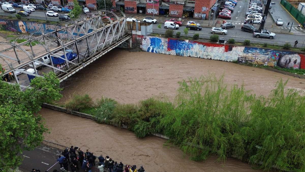 Senapred emite alertas y órdenes de evacuación en distintas comunas: Se activó alerta SAE para la ribera del Mapocho