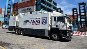 Aduanas pone en operación dos nuevos camiones escáner para reforzar fiscalización en Valparaíso y Arica