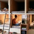 Una universidad chilena habilitó cápsulas de descanso para que sus alumnos duerman entre clases: en cuatro días registró 245 usos. Revisa los detalles a continuación.