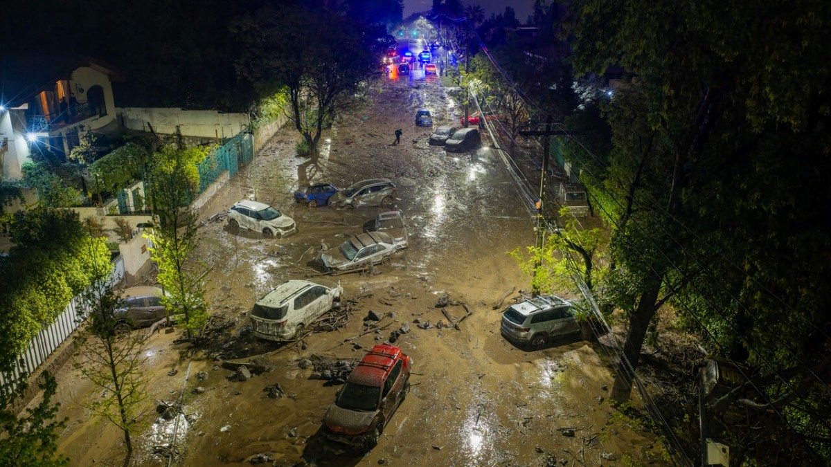 "Una tormenta perfecta": Experto explica las cuatro causas que detonaron el catastrófico aluvión en Las Condes