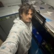 Benjamín Lagos, recordado por su polémico paso por Gran Hermano Chile, dio un giro a su vida y hoy se dedica a la música. Como DJ, prepara una gira de 40 días por Australia y un disco inédito.