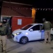 Carabineros detuvo a un menor de tras un violento turbazo en San Bernardo. El operativo permitió incautar un arma adaptada y recuperar tres vehículos.