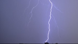 Meteorología emite aviso de probables tormentas eléctricas en sectores de ocho regiones del país