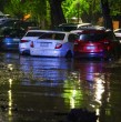 Tras el aluvión en Las Condes, especialistas explican qué cubren los seguros en viviendas y vehículos, y los pasos clave para gestionar la indemnización de manera formal.