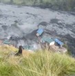 Una inundación repentina arrastró decenas de viviendas y dejó al menos cinco desaparecidos en el centro de Nepal, informaron las autoridades este domingo, semanas después de un desastre similar que mató a más de 1.400 personas.
