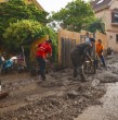 Ante el pronóstico de lluvias para esta jornada y el aumento de la alerta por remoción en masa en San Carlos de Apoquindo, las autoridades ordenaron la evacuación preventiva de las viviendas que resultaron dañadas.