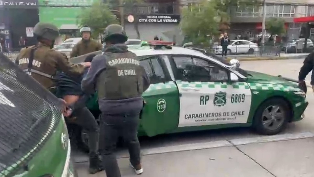 Gran operativo en Ñuñoa por intento de asalto en banco a un costado de Mega: Carabineros detuvo a cinco sujetos