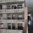 Un adolescente de 17 años fue detenido tras ingresar a robar a dos departamentos en Providencia. Revisa cómo engañó al conserje y qué ocurrió durante uno de los robos.