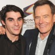 Bryan Cranston expresó su profundo dolor tras la muerte de RJ Mitte, el actor que interpretó a su hijo en la aclamada serie Breaking Bad. El intérprete, recordado por dar vida a Walter White Jr., falleció el lunes a los 34 años.