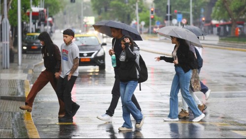 Lluvia y tormentas eléctricas en Santiago: ¿A qué hora comenzarían los chubascos este martes?