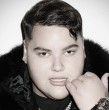 FloyyMenor volvió a llamar la atención en redes sociales tras publicar nuevas fotografías que evidencian un notorio cambio físico. Sus seguidores destacaron su pérdida de peso, apariencia y estilo, aunque el cantante no ha explicado las razones.