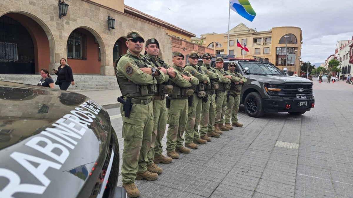 GOPE de Carabineros recibió dos camionetas Ford F-150: Inversión superó los $164 millones