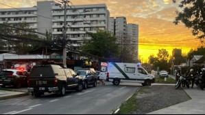 Av. Quilín con calle Brown Sur, comuna de Macul, donde se encuentra la vivienda en que hay un hombre parapetado.