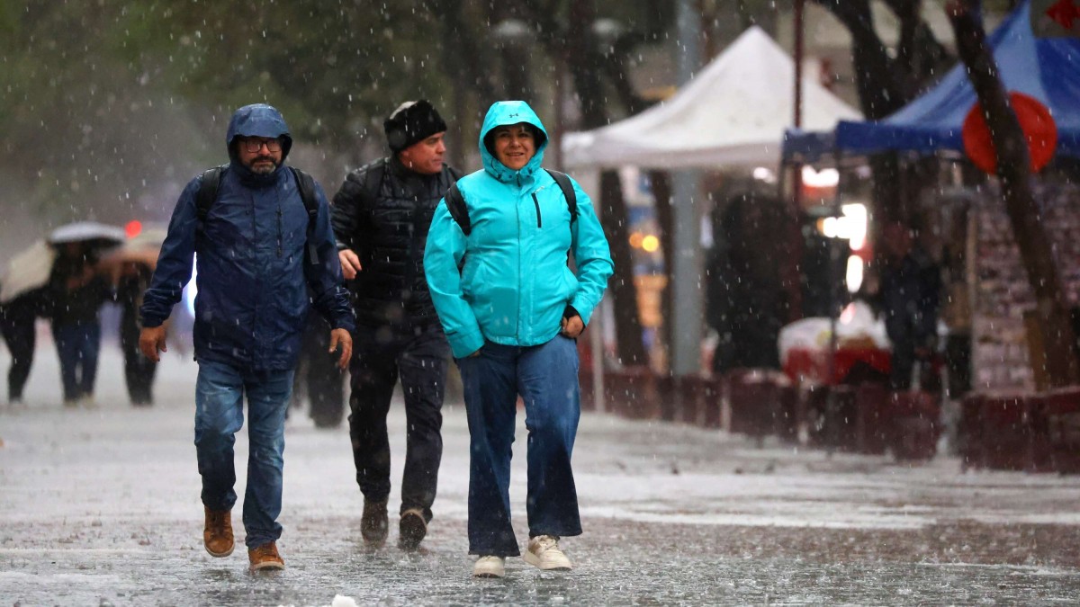 Alerta Temprana Preventiva para la Región Metropolitana: Se esperan tormentas eléctricas con granizos