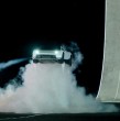 Sin combustible convencional de cohete, solo aire comprimido a muy alta presión, el Roadster pasó de 0 a 96,6 km/h en 0,81 segundos durante la demostración y se permitió una voltereta en el aire.