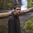 Vecinos describieron como solitario y retraído al adolescente sospechoso de matar a tres niños y una profesora en una escuela de Oregón, Estados Unidos. Las autoridades investigan las motivaciones del ataque.
