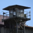 Gendarmería confirmó la muerte de Wilson Eduardo Castro Tapia al interior del Complejo Penitenciario Biobío en Concepción. El interno estaba detenido en tránsito tras haber confesado el asesinato de su pareja e hija en Villarrica. ¡Detalles!