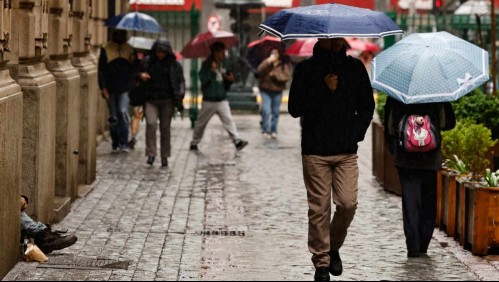 Meteorología emite 'alerta' por precipitaciones Moderadas a Fuertes en corto periodo de tiempo en zonas de cinco regiones del país