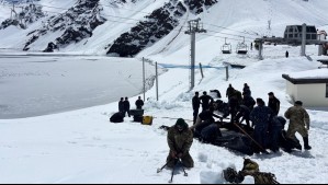 Búsqueda del último desaparecido en avalancha: Armada desplegará buzos especialistas y vehículos submarinos en Laguna del Inca