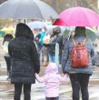 La meteoróloga de Megatiempo, Lissette Aguilera, entregó su pronóstico para este domingo en Santiago y el resto del país. Para hoy se espera un aumento de la nubosidad en la zona central, mientras que la inestabilidad comenzará a ganar terreno.