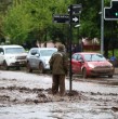 El Servicio Nacional de Prevención y Respuesta ante Desastres (Senapred) declaró Alerta Roja por \\\'remociones en masa\\\' para 10 comunas de la RM ante el pronóstico de precipitaciones, tormentas eléctricas y el riesgo de aluviones y derrumbes.