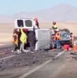 Un accidente de tránsito se registró en la Ruta B-475, a la altura del kilómetro 73, camino a Minera Escondida, en la región de Antofagasta. El hecho involucró a dos vehículos de transporte de trabajadores y dejó a 12 ocupantes lesionados.