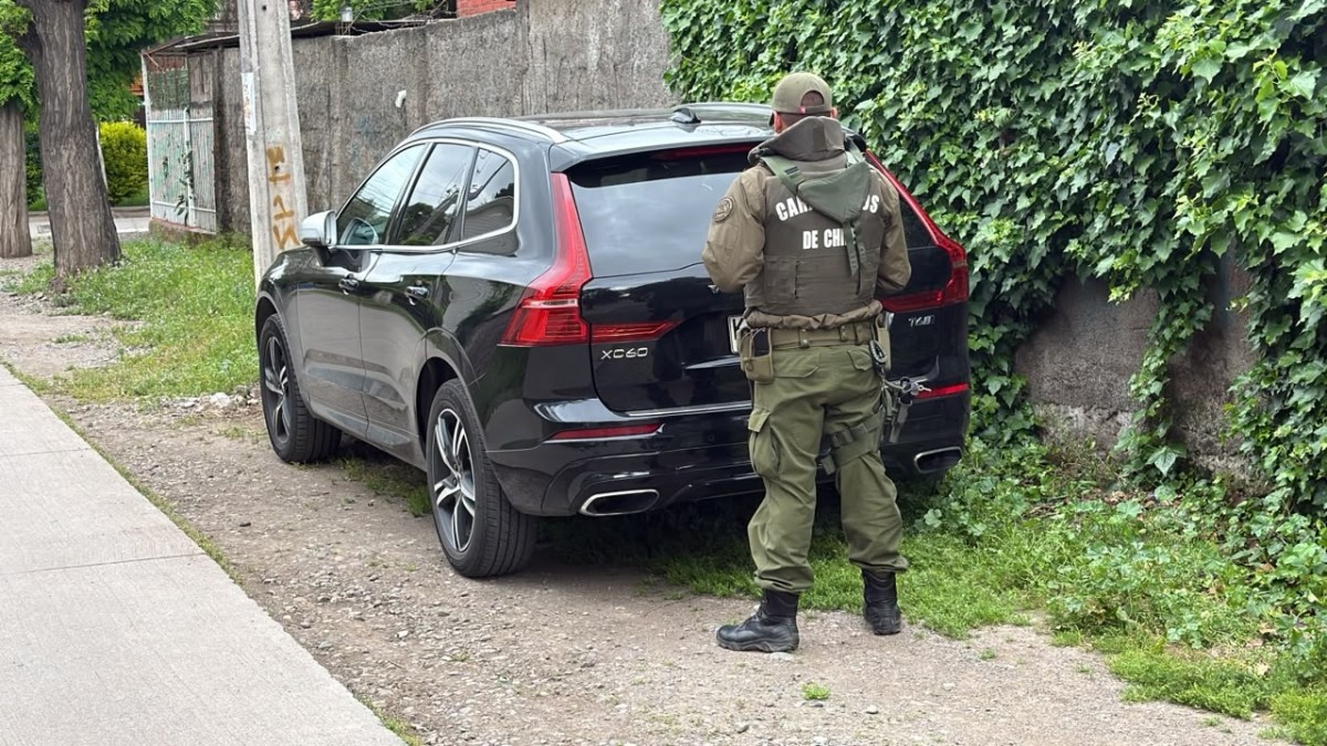 Encerrona a Mónica Rincón: Encuentran en Maipú el auto robado a la periodista en Autopista Central