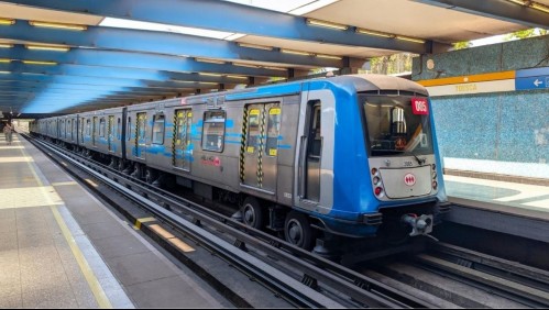 Tren de la Línea 2 del Metro de Santiago.
