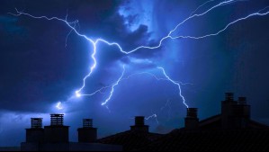 Meteorología actualiza 'alerta' por 'tormentas eléctricas' para zonas de cuatro regiones del país