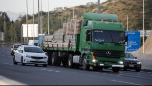 Camioneros descartan paro tras alza del diésel mientras Fenabus se declara en 'estado de alerta'