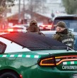 Un hombre de 45 años murió tras recibir cinco disparos de un carabinero durante un procedimiento por VIF en Tirúa. El sujeto habría atacado a los policías con dos cuchillos.