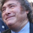 La visita de Javier Milei a España no pasó desapercibida. En una de sus apariciones públicas en Madrid, el mandatario se mostró con una llamativa venda en el cuello, lo que despertó curiosidad en redes sociales. Esto respondió el gobierno argentino.