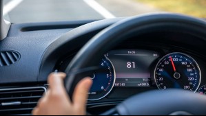 Falla en tablero de auto podría dejar la pantalla en negro: Sernac alerta por tres modelos con riesgo de accidente