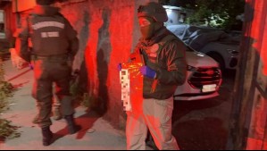 Carabineros recupera vehículo robado en Las Condes y detiene a cuatro personas en La Cisterna