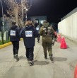 Un hombre chileno recibió un disparo en la ingle mientras estaba en una plaza de Puente Alto. Permanece hospitalizado en el Sótero del Río, fuera de riesgo vital, mientras la Fiscalía y la PDI buscan al responsable.