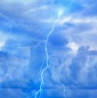 Conoce detalles sobre la alerta emitida por la Dirección Meteorológica de Chile para cuatro regiones por probabilidad de tormentas eléctricas. Se esperan granizos y fuertes vientos.