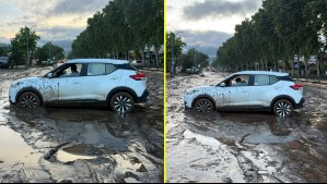 Autos quedan atrapados en el barro en la Rotonda Atenas tras remoción en masa que afectó la comuna
