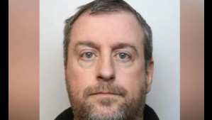 Británico publicaba anuncios en Internet para que otros hombres abusaran de su drogada esposa