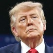 El gobierno de Donald Trump estaría al tanto del traslado del senador brasileño Flávio Bolsonaro a Estados Unidos y le concedería asilo, según informó un medio local.