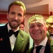 Aníbal Mosa compartió con figuras del fútbol mundial durante la ceremonia realizada en Londres, donde acompañó al arquero Vozinha. A través de un video publicado en las redes sociales oficiales de Colo-Colo, el dirigente relató su experiencia.