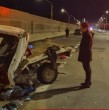 Un fatal accidente se produjo esta madrugada al norte de Copiapó, el que dejó dos víctimas fatales. Según informó la Fiscalía, el hecho se produjo porque un camión impactó a la camioneta en la que viajaban los fallecidos por la parte posterior.