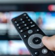 Conoce detalles sobre la decisión que tomó el Gobierno con los casi dos mil sitios web de TV pirata. Se ordenó el bloqueo total de los portales implicados tras un fallo emitido por el 19° Juzgado Civil de Santiago.