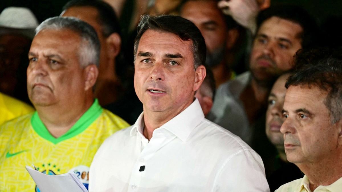 Investigan si Flávio Bolsonaro huyó a Argentina tras derrota electoral: Tiene prohibición de abandonar Brasil